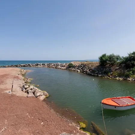 Дом отдыха Cosy, Sunny And Relaxing Beach House *